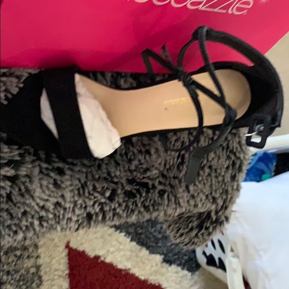 Heels - Picture 2 of 4
